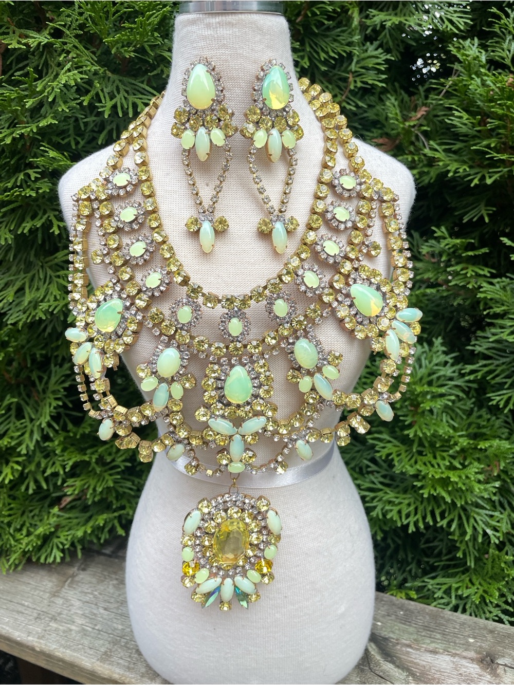 Vintage Uranium Czech Glass Necklace and Earrings Set - Bijoux MG